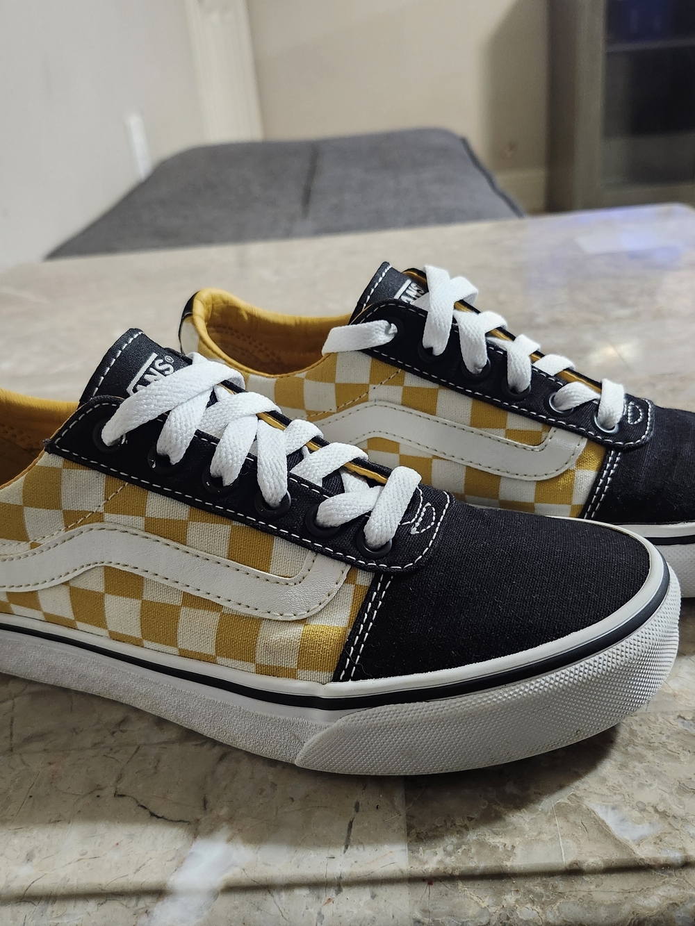 Vans Classic Checkerboard Low-Top Sneakers in Yellow & Black Womens Size 6